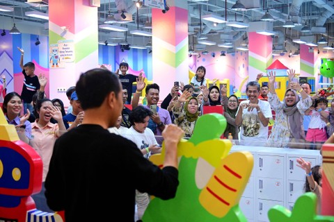 Presiden Jokowi berkumpul dengan para cucu di Medan Foto: Muchlis Jr/Biro Pers Sekretariat Presiden