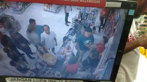 Aksi premanisme di minimarket di Karawang. Foto: Dok. Istimewa