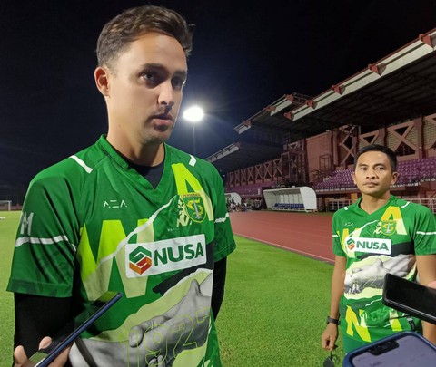 Pelatih Persebaya Paul Munster. Foto: Masruroh/Basra