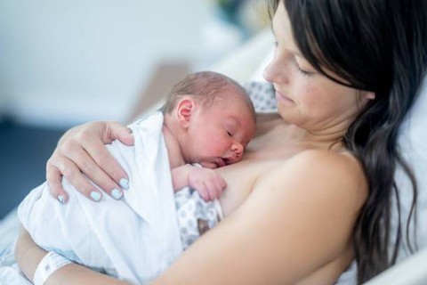 Ilustrasi Keistimewaan Anak Lahir Di Bulan Syawal, Foto: Unsplash/FatCamera.