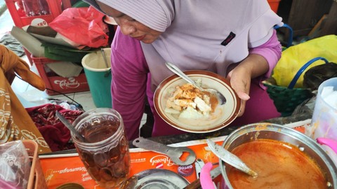 Makanan khas Kudus, lentog tanjung, diserbu warga pada libur Lebaran. Foto: Dok. Istimewa
