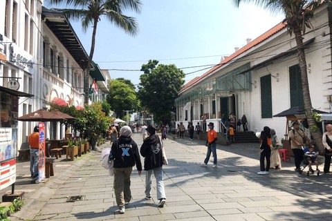 Suasana di kawasan Kota Tua, Jakarta, pada Sabtu (13/4/2024). Foto: Andreas Ricky Febrian/kumparan