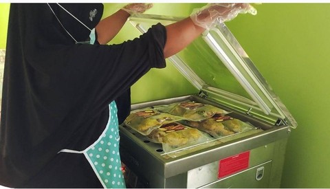 UMKM binaan BRI, ayam dan bebek ungkep "Ummu Ayya". Foto: Dok. BRI