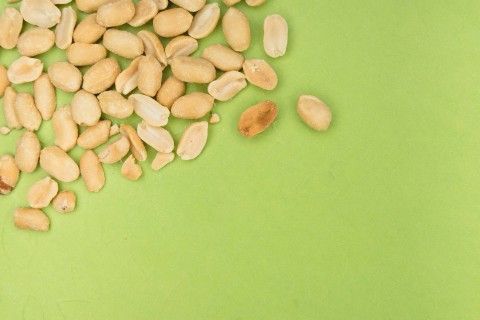 Ilustrasi untuk Kacang Goreng Berapa Kalori. Sumber: Unsplash/Markus Winkler