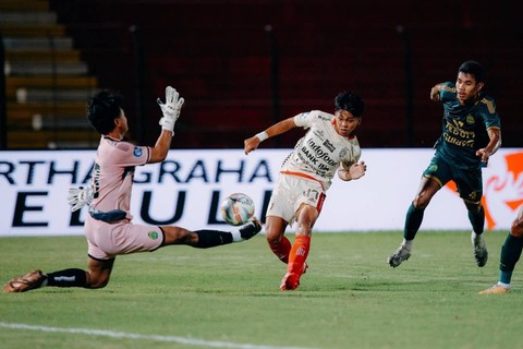 Persikabo melawan Bali United pada pertandingan lanjutan Liga 1, Senin (15/4/2024). Foto: Instagram/@baliunitedfc