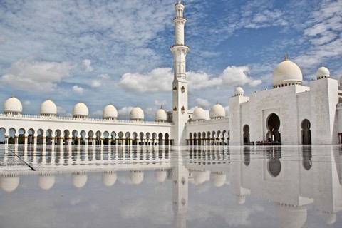 Ilustrasi Tuliskan apakah yang Anda rasakan ketika memberikan zakat fitrah di bulan suci Ramadan, sumber: unsplash/OrlandoBrooke