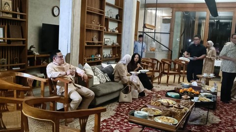 Suasana Lebaran Muhaimin Iskandar alias Cak Imin di kediaman Anies Baswedan, Lebak Bulus, Jakarta Selatan, Selasa (16/4/2024). Foto: Fadlan Nuril Fahmi/kumparan