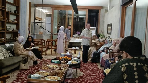 Suasana Lebaran Muhaimin Iskandar alias Cak Imin di kediaman Anies Baswedan, Lebak Bulus, Jakarta Selatan, Selasa (16/4/2024). Foto: Fadlan Nuril Fahmi/kumparan