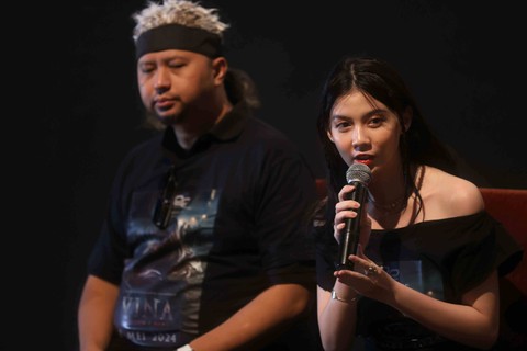 Sutradara Anggy Umbara bersama Artis Nayla D Purnama dan Giaellma Firmansyah saat launching thriler film Vina Sebelum 7 Hari di Epicentrum, Jakarta, Kamis, (18/4/2024). Foto: Agus Apriyanto