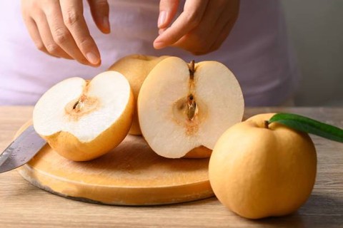 Ilustrasi Kalori 1 Buah Pir, Foto: Unsplash/Nungning20.