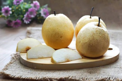 Ilustrasi Kalori 1 Buah Pir, Foto: Unsplash/JOKO SL.