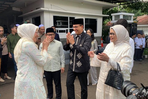 Capres 01 dan keluarga Anies Baswedan hadir di halalbihalal yang diadakan cawapres sekaligus Wakil Ketua DPR Muhaimin Iskandar, Sabtu (20/4/2024) Foto: Paulina Herasmaranindar/kumparan