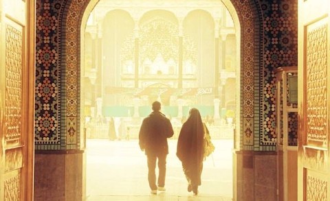 Ilustrasi jelaskan makna tabayun dalam kehidupan sehari-hari. Foto: Unsplash/Hasan Almasi