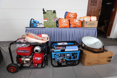 Bantuan untuk Pengungsi Gunung Ruang Foto: Dok. BNPB