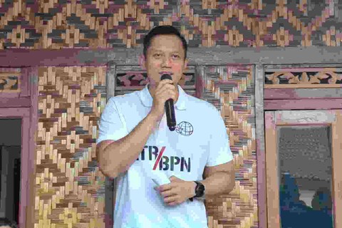 Menteri Agraria dan Tata Ruang/Kepala Badan Pertanahan Nasional (ATR/BPN), Agus Harimurti Yudhoyono (AHY) berkunjung ke Kabupaten Cianjur, Jawa Barat pada Minggu (21/4/2024).  Foto: Ghifari/Kumparan