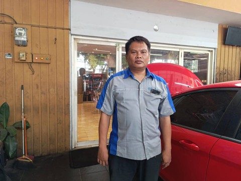 Agung Suhartanto, Service Advisor bengkel spesialis Ford Mastercars.id di Jakarta Selatan. Foto: Fitra Andrianto/kumparan