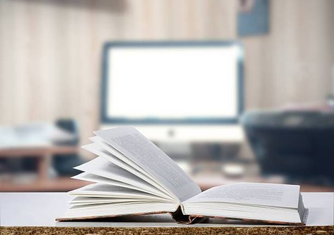 Ilustrasi Memengaruhi Atau Mempengaruhi, Foto: Unsplash/Olegk1986.