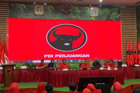 Sekjen PDIP Hasto Kristiyanto Sampaikan Sikap DPP terkait putusan MK, Senin (22/4/2024) Foto: Paulina Herasmaranindar/kumparan