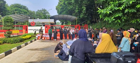 Paguyuban Muncul kembali menggelar aksi unjuk rasa di Kantor BRIN, Selasa (22/4/2024). Foto: Dok. kumparan