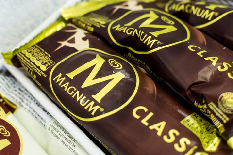 Ilustrasi es krim Magnum. Foto: MDV Edwards/Shutterstock