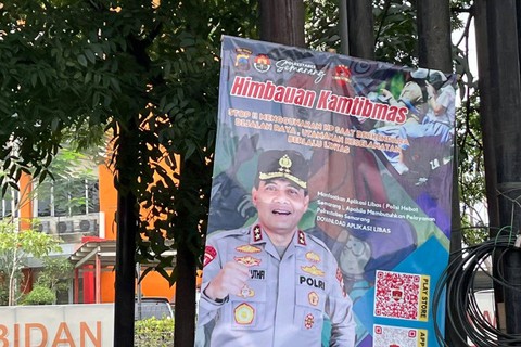 Baliho bergambar wajah Kapolda Jawa Tengah Irjen Pol Ahmad Luthfi marak di kota Semarang, Jawa Tengah, Selasa (23/4/2024). Foto: Intan Alliva Khansa/kumparan