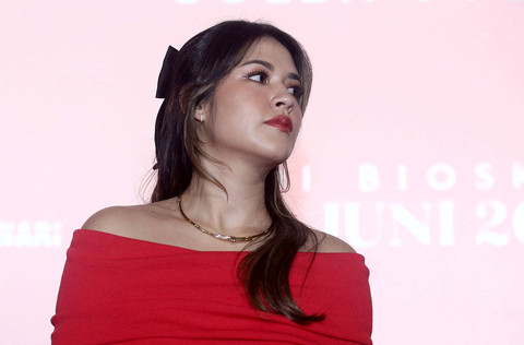 Penyanyi Raisa Adriana saat konferensi pers official Poster dan Trailer film dokumenter Raisa di Plaza Senayan, Jakarta, Selasa, (23/4/2024). Foto: Agus Apriyanto