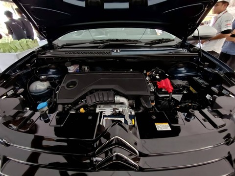 Mesin Citroen C3 Aircross SUV. Foto: Fitra Andrianto/kumparan