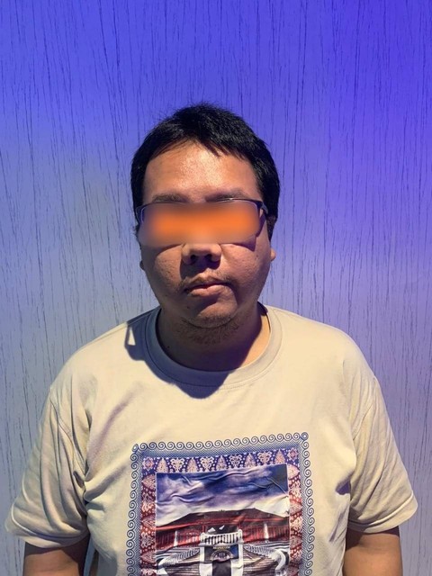 Polisi tangkap 4 pelaku penjual koin judi slot Higgs Domino dan Royal Dream.  Foto: Dok. Istimewa