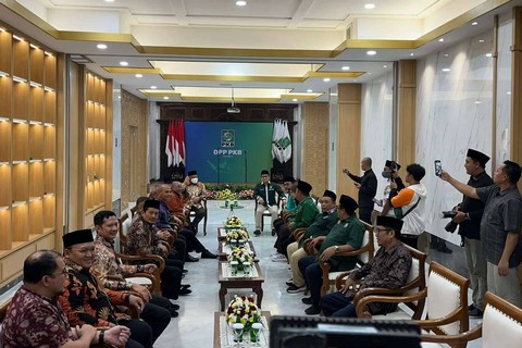 Presiden PKS Ahmad Syaikhu dan rombongan elite PKS bertamu ke DPP PKB, Kamis (25/4/2024) malam Foto: Haya Syahira/kumparan