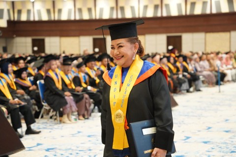 Wali Kota Semarang, Hevearita Gunaryanti Rahayu dalam mengikuti wisuda ke-174 Universitas Diponegoro di Gedung Muladi Dome Tembalang Semarang, Kamis (25/4/2024). Foto: Dok. Istimewa