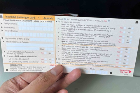 Form deklarasi customs atau bea cukai Australia Foto: Gitario Vista Inasis/kumparan