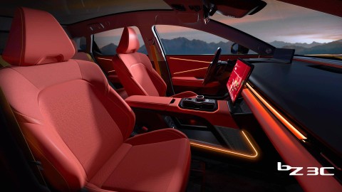 Wujud tampilan eksterior dan interior mobil listrik Toyota bZ3C. Foto: Toyota