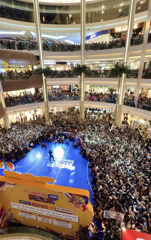 Mahalini ramaikan Kopi Good Day DBL Festival 2024 di Grand Atrium Kota Kasablanka (Kokas), Jakarta, pada 27 April 2024. Foto: DBL