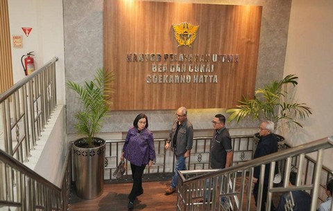 Menteri Keuangan Sri Mulyani saat berkunjung ke kantor Direktorat Jenderal Bea dan Cukai (DJBC). dok. instagram/@smindrawati