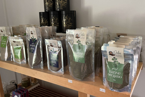 Teh khas Australia yang bisa dibeli di Maalinup Aboriginal Gallery Foto: Gitario Vista Inasis/kumparan