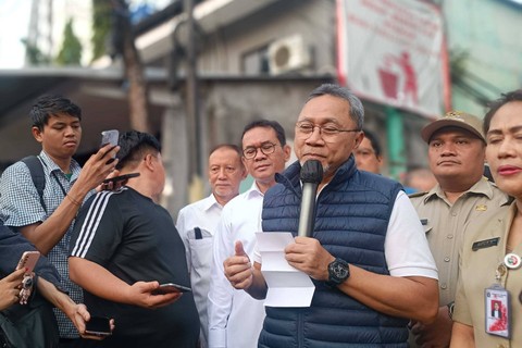 Menteri Perdagangan (Mendag) Zulkifli Hasan mengunjungi Pasar Palmerah, Jakarta Pusat pada Selasa (30/4/2024) Foto: Ghinaa Rahmatika/kumparan