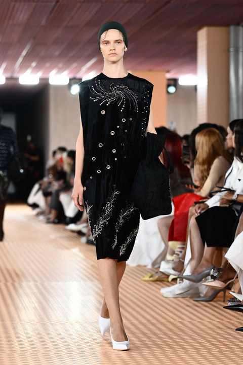 Runway collection Prada Spring 2024. Foto: Marco BERTORELLO / AFP