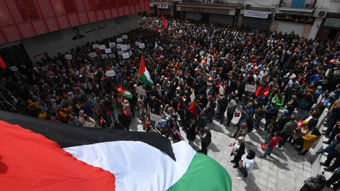 Bendera Palestina Penuhi Aksi May Day di Tunisia Foto: AFP