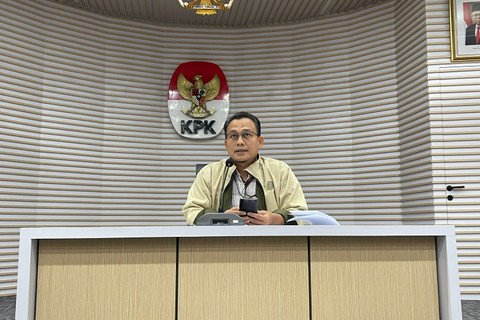 Kabag Pemberitaan KPK, Ali Fikri, saat konferensi pers di Gedung Merah Putih KPK, Jakarta Selatan, Kamis (2/5/2024) Foto: Fadhil Pramudya/kumparan