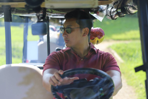 Komisaris Utama PT Intra Golflink Resorts, Darma Mangkuluhur Hutomo di Palm Hill Golf Club, Sentul, Bogor, Jawa Barat. Foto: Iqbal Firdaus/kumparan