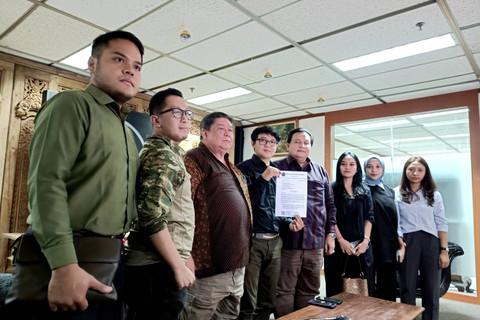 Ari Bias Somasi Agnez Mo dan HWG, kawasan Gatot Subroto, Jakarta Selatan, Kamis (2/5/2024). Foto: Giovanni/kumparan