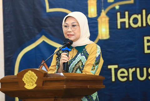 Menteri Ketenagakerjaan Ida Fauziyah dalam Halalbihalal Persatuan Wredatama Prima Karya (PW Prika) di ruang Serbaguna Kemnaker Jakarta, Kamis (2/5/2024). Foto: Dok. Kemnaker