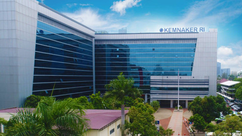 Tampak Gedung Kementerian Ketenagakerjaan (Kemenaker) Republik Indonesia (RI) di Jakarta, Indonesia. Foto: Dok. Kemenaker
