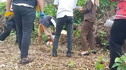 Rekontruksi kasus pembunuhan dan sodomi yang dilakukan seorang anak 14 tahun terhadap bocah 6 tahun di Kabupaten Sukabumi, Jawa Barat. Foto: Dok. Istimewa