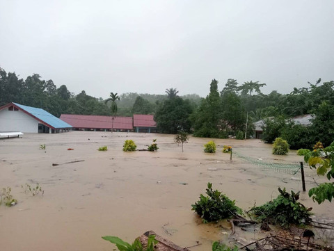 Suasan banjir bandang hingga tanah longsor yang terjadi di Kabupaten Luwu, Sulawesi Selatan, pada Jumat (3/5). Foto: Dok. Istimewa