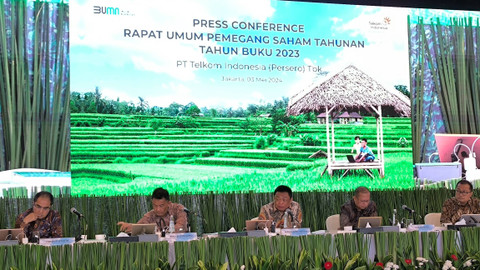 Konferensi pers RUPST Tahun Buku 2023 PT Telkom Indonesia (Persero) TBK (TLKM), Jumat (3/5/2024). Foto: Akbar Maulana/kumparan