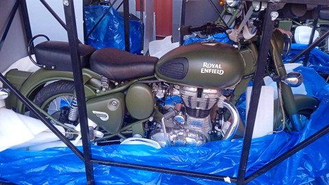 Royal Enfield Classic EFI 500 cc dengan warna army battle green yang dilelang Bea Cukai. Foto: Dok. Bea Cukai