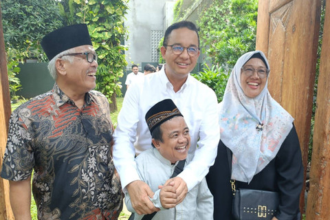 Warga Kampung Akuarium berkunjung ke Pendopo Anies Baswedan, Selasa (30/4/2024). Foto: Dok. Istimewa
