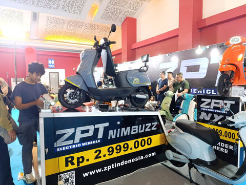 ZPT Nimbuzz yang dipamerkan di PEVS 2024 di JIExpo Kemayoran. Foto: Fitra Andrianto/kumparan