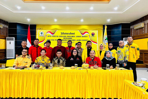 Golkar Jabar dan PDIP Jabar bertemu di Kantor DPD Golkar Jabar.  Foto: Dok. Istimewa
